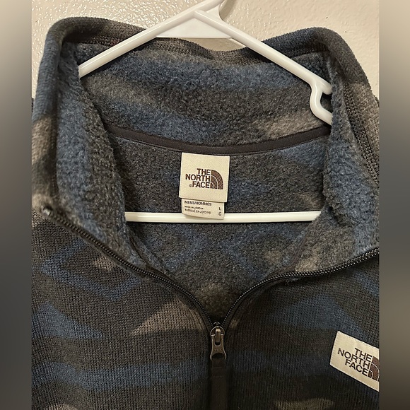 North Face - Men’s 1/4 Zip - Navy and Black - Large - Picture 4 of 4